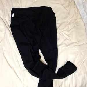BLACK LEGGINGS
